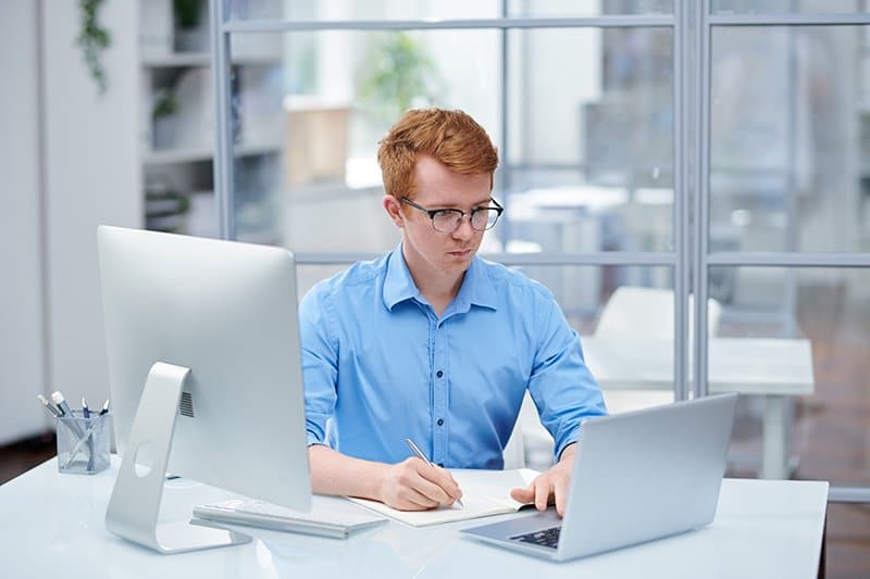 best simple bookkeeping software for small businesses. Download Express small business bookkeeping software & finance app.