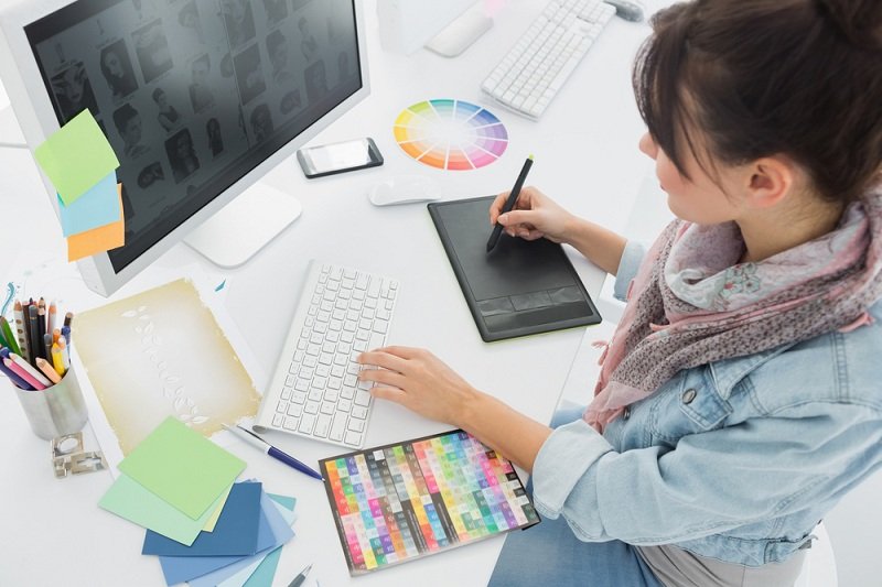 Express online bookkeeping software and finance app is built for graphic designers.